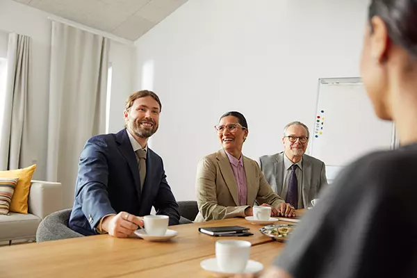 Palaveri toimistolla