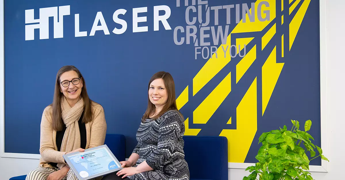 asiakastarina_teiskonen-liisa-ja-minna1-1200x628