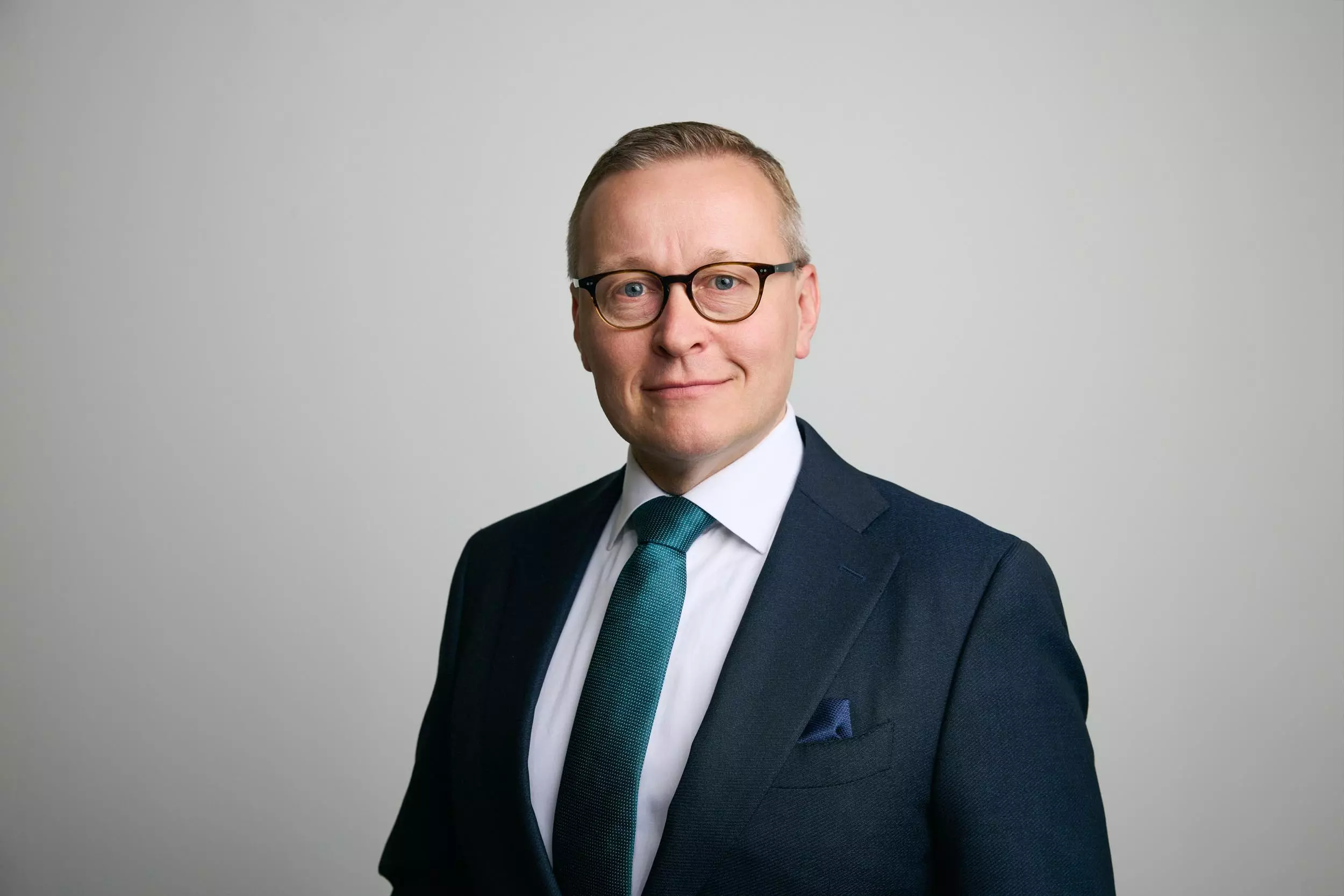 Carl-Pettersson-johdon kuvat main hires