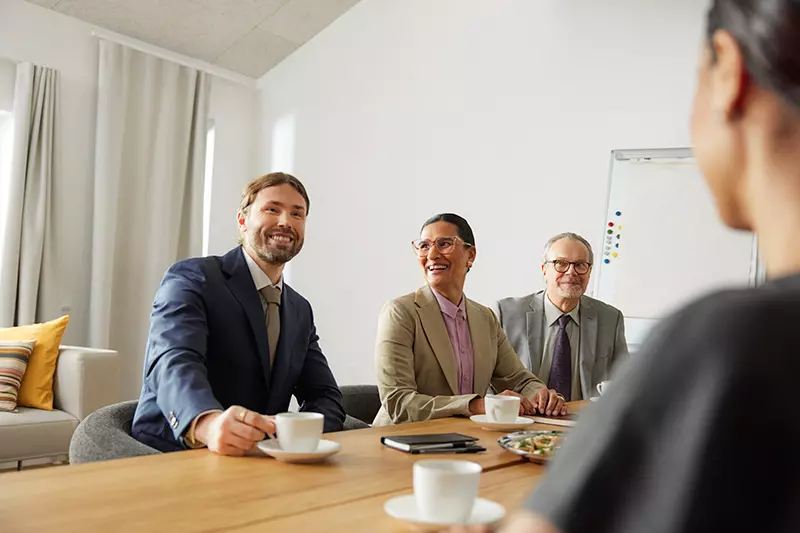 Palaveri toimistolla