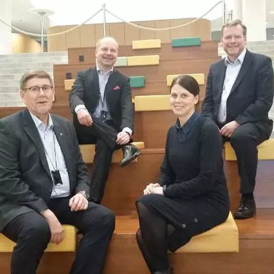Kuvassa vasemmalta Kari Björklöv Fennia, Joni Tikkanen Elo, Mari Kokko Suomen Yrittäjät ja Petri Graeffe Uudenmaan Yrittäjät